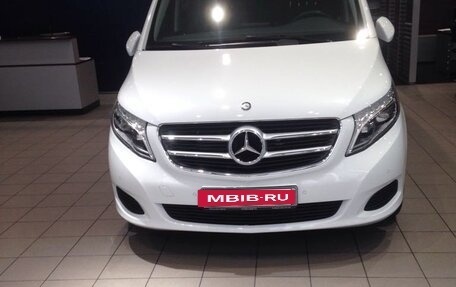 Mercedes-Benz V-Класс, 2014 год, 3 050 000 рублей, 2 фотография