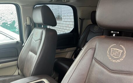 Cadillac Escalade III, 2008 год, 1 900 000 рублей, 9 фотография