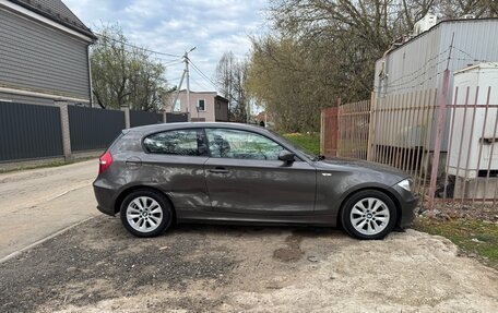 BMW 1 серия, 2008 год, 600 000 рублей, 2 фотография
