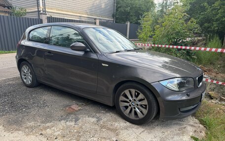 BMW 1 серия, 2008 год, 600 000 рублей, 9 фотография