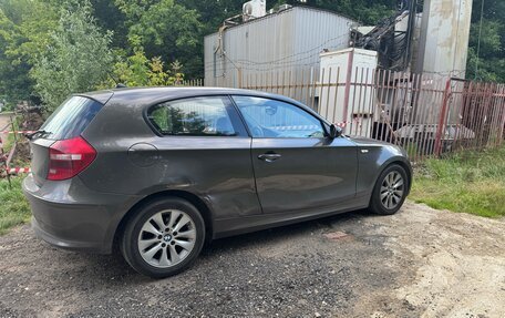 BMW 1 серия, 2008 год, 600 000 рублей, 10 фотография