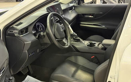 Toyota Harrier, 2023 год, 2 440 000 рублей, 7 фотография