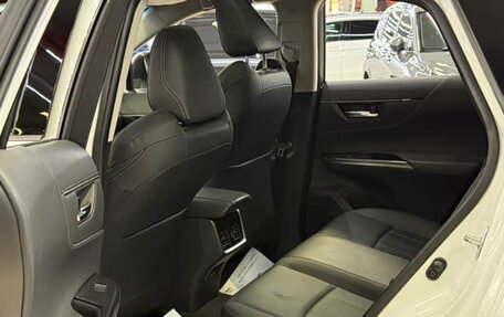 Toyota Harrier, 2023 год, 2 440 000 рублей, 9 фотография