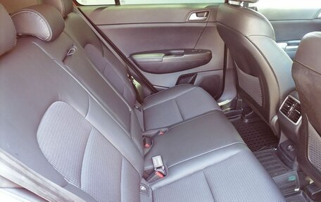 KIA Sportage IV рестайлинг, 2018 год, 1 900 000 рублей, 10 фотография