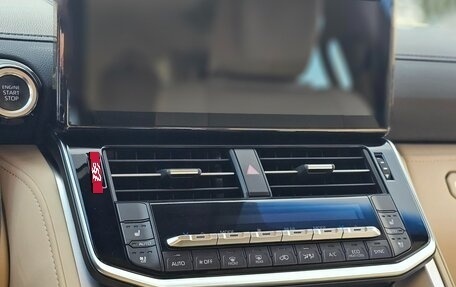 Toyota Land Cruiser, 2022 год, 10 500 000 рублей, 2 фотография