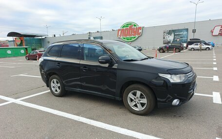 Mitsubishi Outlander III рестайлинг 3, 2012 год, 670 000 рублей, 3 фотография