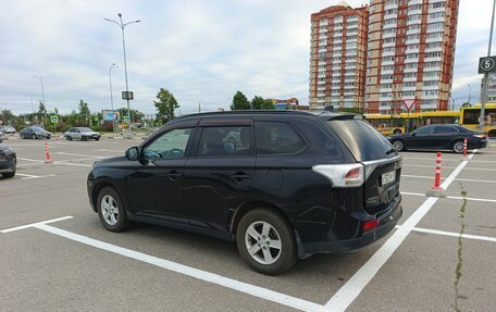 Mitsubishi Outlander III рестайлинг 3, 2012 год, 670 000 рублей, 4 фотография