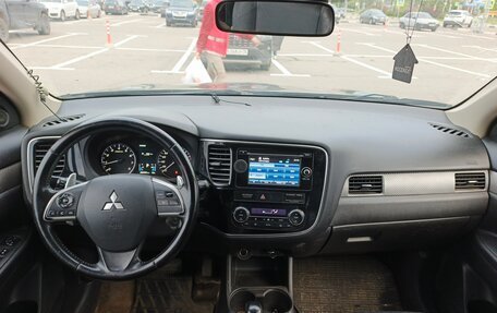 Mitsubishi Outlander III рестайлинг 3, 2012 год, 670 000 рублей, 12 фотография