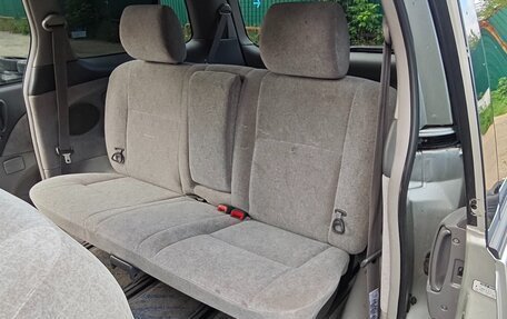 Toyota Estima III рестайлинг -2, 2002 год, 600 000 рублей, 13 фотография