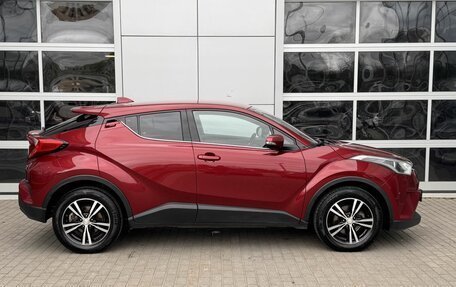 Toyota C-HR I рестайлинг, 2018 год, 2 200 000 рублей, 8 фотография