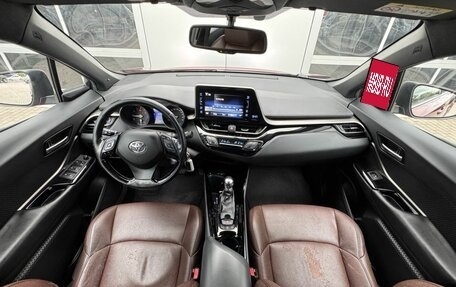 Toyota C-HR I рестайлинг, 2018 год, 2 200 000 рублей, 10 фотография