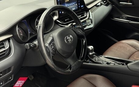 Toyota C-HR I рестайлинг, 2018 год, 2 200 000 рублей, 11 фотография