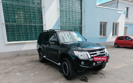 Mitsubishi Pajero IV, 2012 год, 2 650 000 рублей, 2 фотография