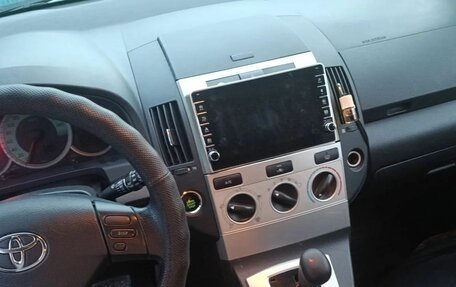 Toyota Corolla Verso I, 2005 год, 720 000 рублей, 3 фотография
