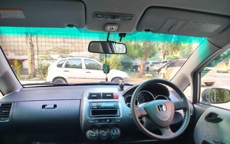 Honda Fit III, 2003 год, 380 000 рублей, 4 фотография