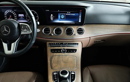 Mercedes-Benz E-Класс, 2018 год, 3 055 000 рублей, 15 фотография