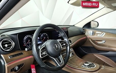 Mercedes-Benz E-Класс, 2018 год, 3 055 000 рублей, 19 фотография