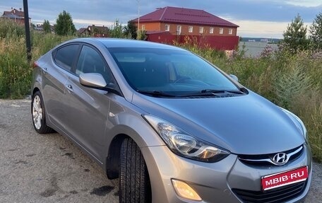 Hyundai Elantra V, 2012 год, 900 000 рублей, 1 фотография