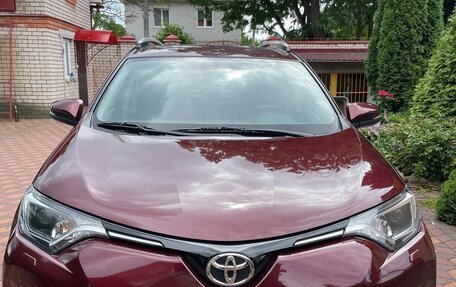 Toyota RAV4, 2016 год, 2 800 000 рублей, 2 фотография