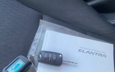 Hyundai Elantra V, 2012 год, 900 000 рублей, 3 фотография