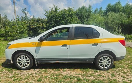 Renault Logan II, 2017 год, 520 000 рублей, 2 фотография
