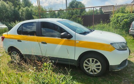 Renault Logan II, 2017 год, 520 000 рублей, 3 фотография