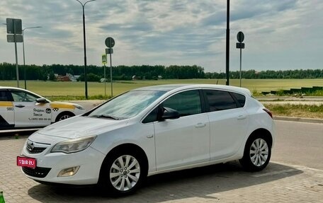 Opel Astra J, 2012 год, 675 000 рублей, 1 фотография