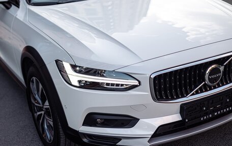 Volvo V90 Cross Country I рестайлинг, 2023 год, 7 100 000 рублей, 8 фотография