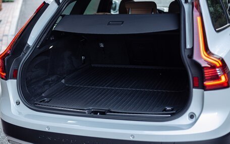 Volvo V90 Cross Country I рестайлинг, 2023 год, 7 100 000 рублей, 33 фотография