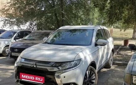 Mitsubishi Outlander III рестайлинг 3, 2019 год, 2 480 000 рублей, 17 фотография