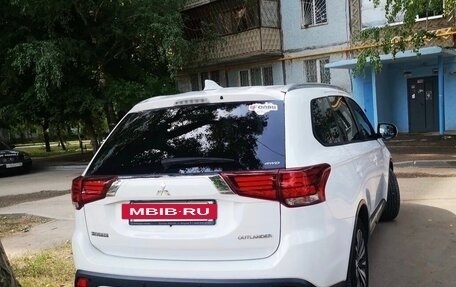 Mitsubishi Outlander III рестайлинг 3, 2019 год, 2 480 000 рублей, 22 фотография