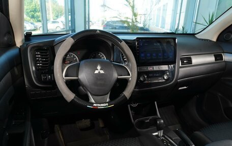 Mitsubishi Outlander III рестайлинг 3, 2012 год, 1 348 000 рублей, 6 фотография