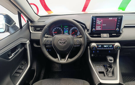 Toyota RAV4, 2020 год, 3 150 000 рублей, 11 фотография