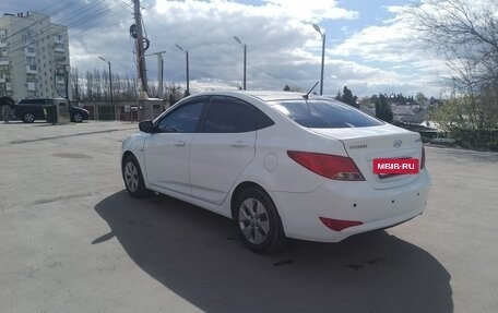 Hyundai Solaris II рестайлинг, 2015 год, 810 000 рублей, 4 фотография