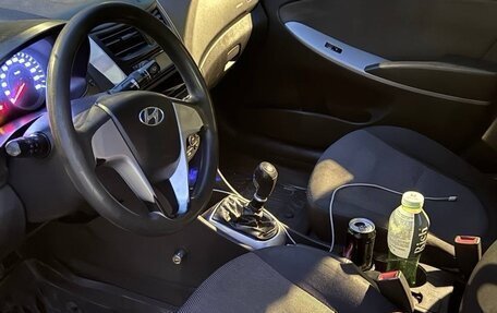 Hyundai Solaris II рестайлинг, 2013 год, 399 000 рублей, 7 фотография