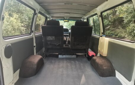 Toyota HiAce H50 H60 H70, 1984 год, 700 000 рублей, 3 фотография