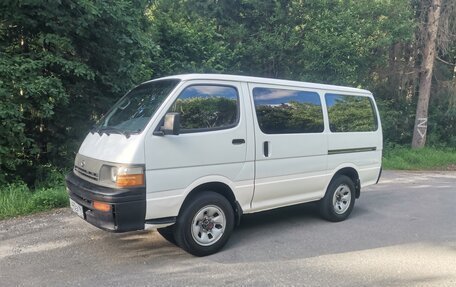Toyota HiAce H50 H60 H70, 1984 год, 700 000 рублей, 8 фотография