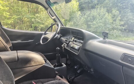 Toyota HiAce H50 H60 H70, 1984 год, 700 000 рублей, 5 фотография