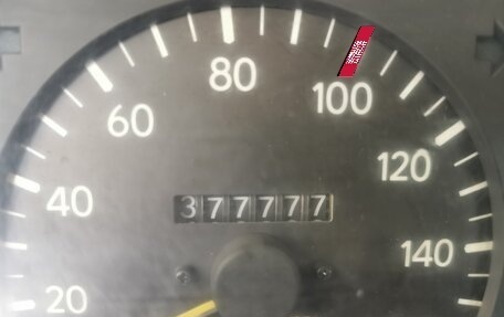 Toyota HiAce H50 H60 H70, 1984 год, 700 000 рублей, 2 фотография