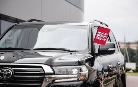 Toyota Land Cruiser 200, 2016 год, 5 999 000 рублей, 2 фотография