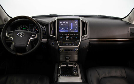 Toyota Land Cruiser 200, 2016 год, 5 999 000 рублей, 13 фотография