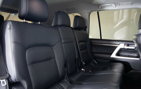 Toyota Land Cruiser 200, 2016 год, 5 999 000 рублей, 28 фотография