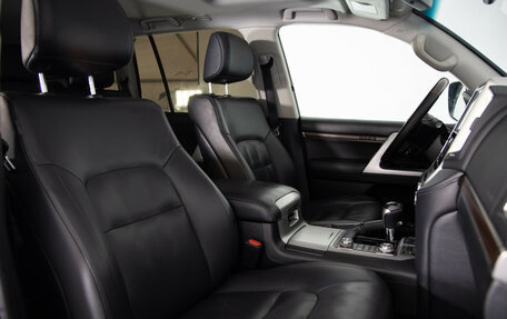 Toyota Land Cruiser 200, 2016 год, 5 999 000 рублей, 27 фотография