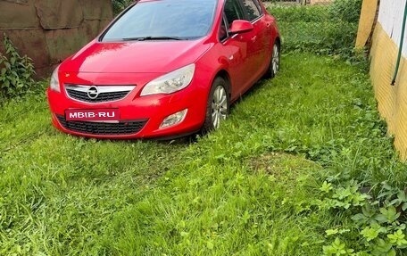 Opel Astra J, 2012 год, 799 000 рублей, 1 фотография