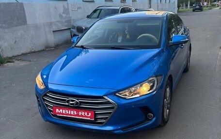 Hyundai Elantra VI рестайлинг, 2016 год, 900 000 рублей, 1 фотография