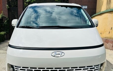 Hyundai Staria, 2022 год, 4 000 000 рублей, 1 фотография