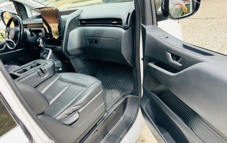 Hyundai Staria, 2022 год, 4 000 000 рублей, 7 фотография