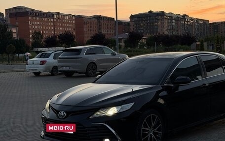 Toyota Camry, 2021 год, 1 850 000 рублей, 6 фотография