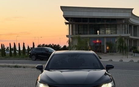 Toyota Camry, 2021 год, 1 850 000 рублей, 3 фотография