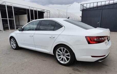 Skoda Superb III рестайлинг, 2016 год, 2 650 000 рублей, 3 фотография